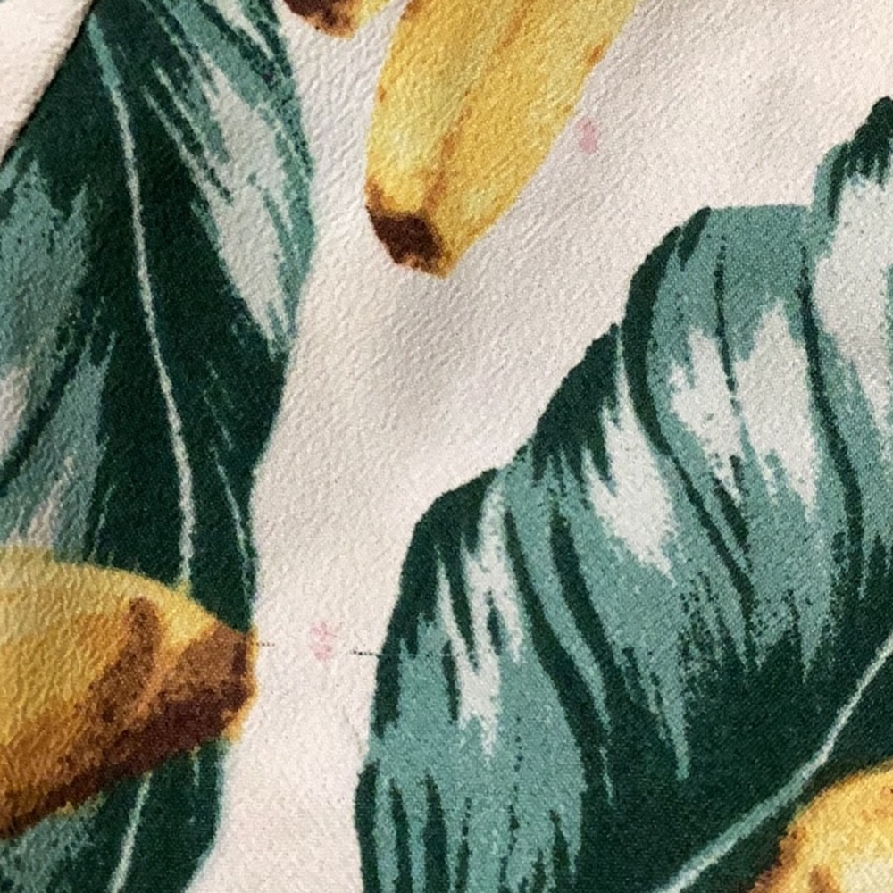 Forever 21 banana theme button tie front cropped top Woman’s size small - Picture 13 of 13